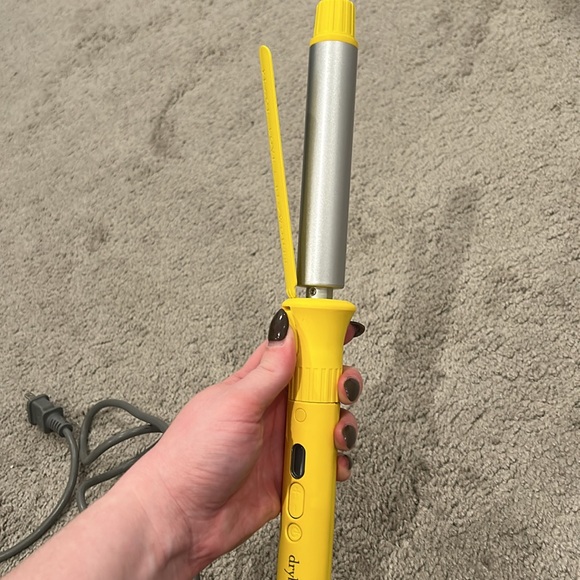 Drybar 1 Inch Curling Iron - Picture 5 of 5
